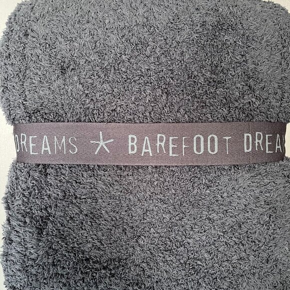 NEW‎ Barefoot Dreams Cozy Chic Pom Pom Beanie and Scarf Set Slate - Picture 3 of 4